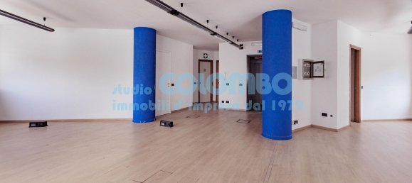 3100m² Building in Brescia, Italy No. 11847 3