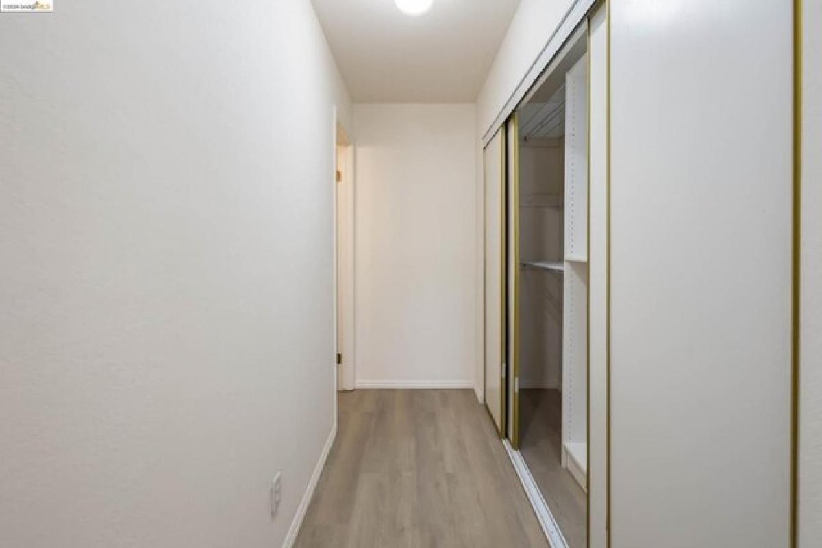 2 bedrooms House in Concord, USA No. 221205