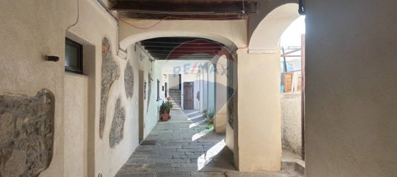 3 bedrooms Apartment in Luino, Italy No. 378978 3