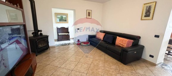 3 bedrooms Apartment in Luino, Italy No. 378978 7