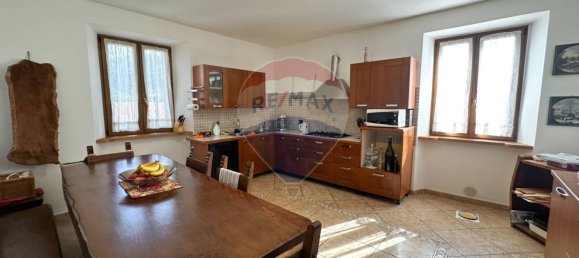 3 bedrooms Apartment in Luino, Italy No. 378978 5