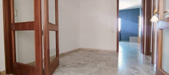 4 rooms Apartment in Campobasso, Italy No. 197152 2