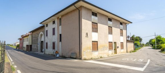 8 rooms House in Breganze, Italy No. 135637 12