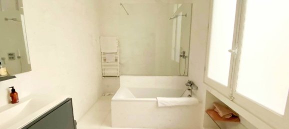 Apartamento de 4 dormitorios en Paris, France No. 168591 13