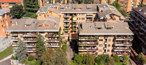 3 bedrooms Apartment in Rome, Italy No. 176775 3