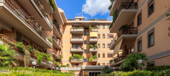 3 bedrooms Apartment in Rome, Italy No. 176775 32