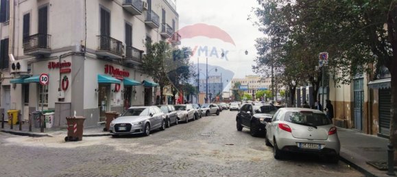 4 bedrooms Apartment in Naples, Italy No. 315581 2