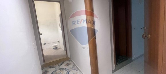 4 bedrooms Apartment in Naples, Italy No. 315581 3