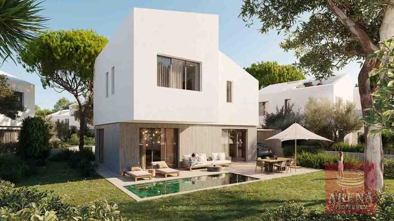 5 bedrooms Villa in Oroklini, Cyprus No. 20223