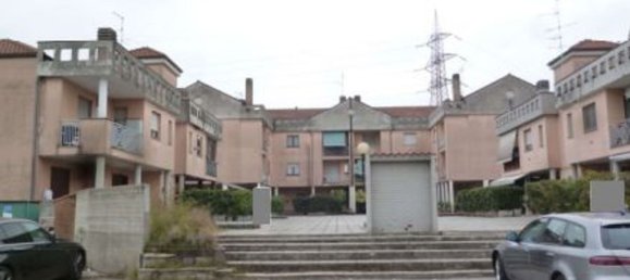 3-salle Appartement à Robecchetto con Induno, Italy No. 59905 4