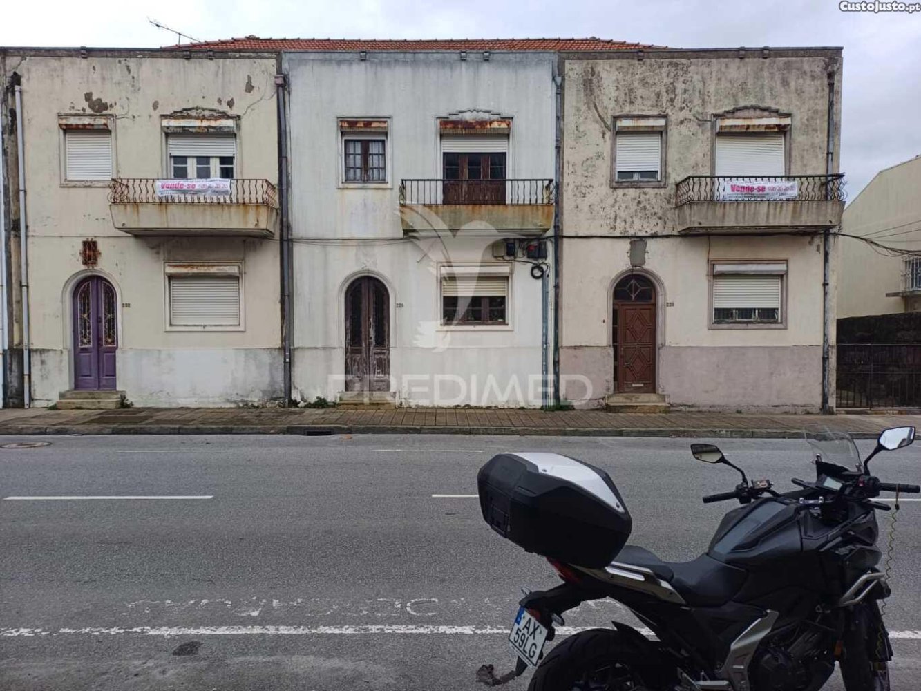 1235m² Land in Porto, Portugal No. 113102