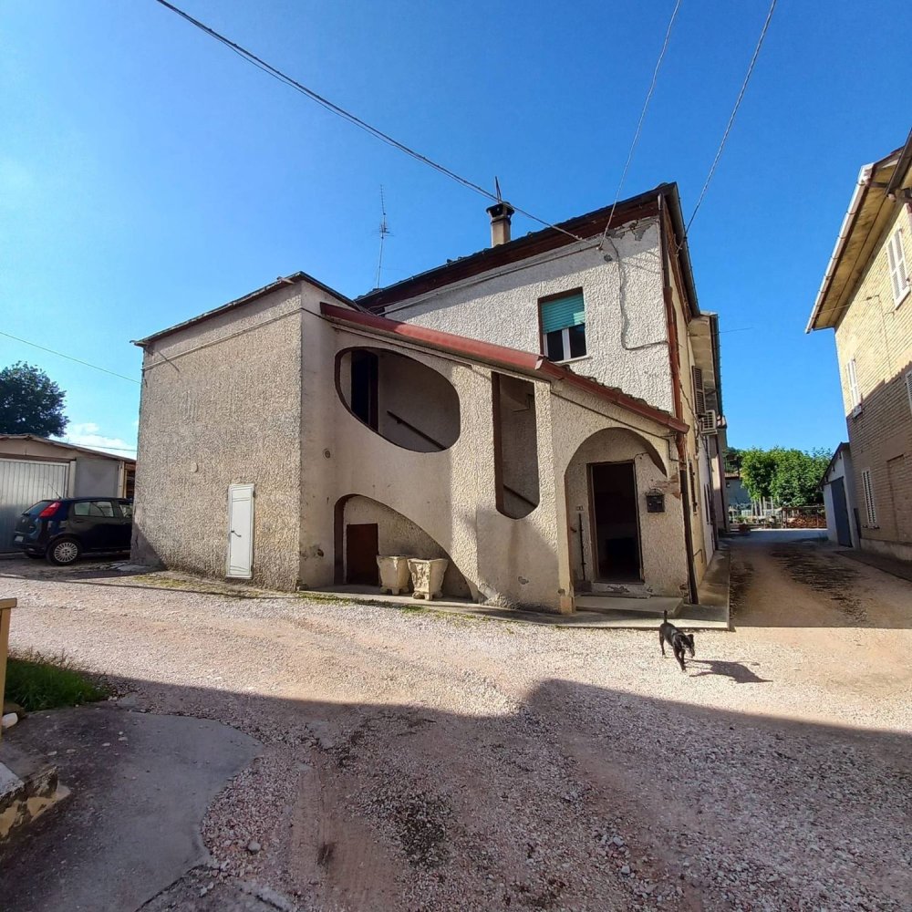 6غرفة منزل في Falerone, Italy رقم 295371