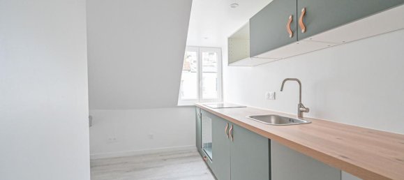 Studio in Paris, France No. 184034 5