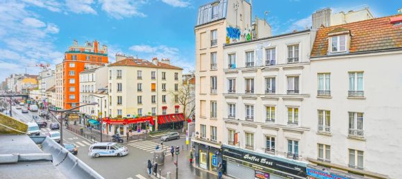 Studio in Paris, France No. 184034 9