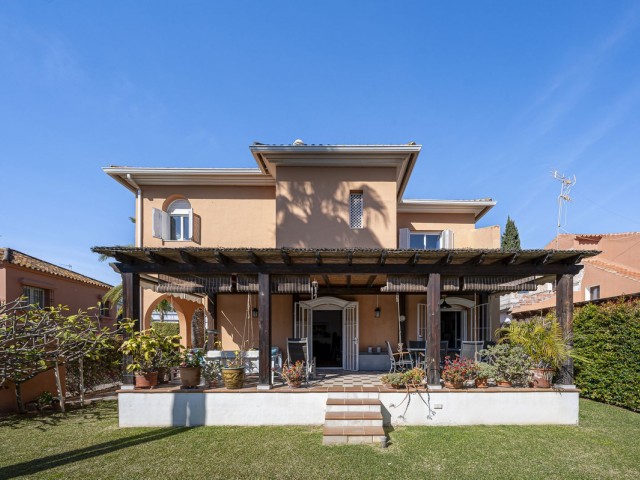 Вилла с 4 спальнями в Марбелья, Испания № 112126