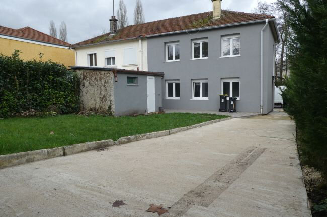 3 chambres Maison à Charleville-Mézières, France No. 80042