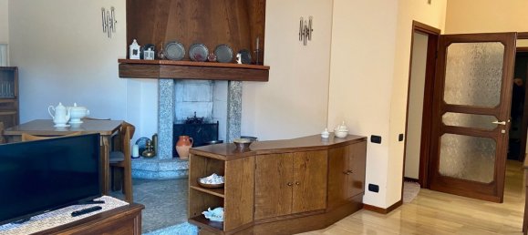 Edificio de 12 habitaciónes en Dubino, Italy No. 138662 12