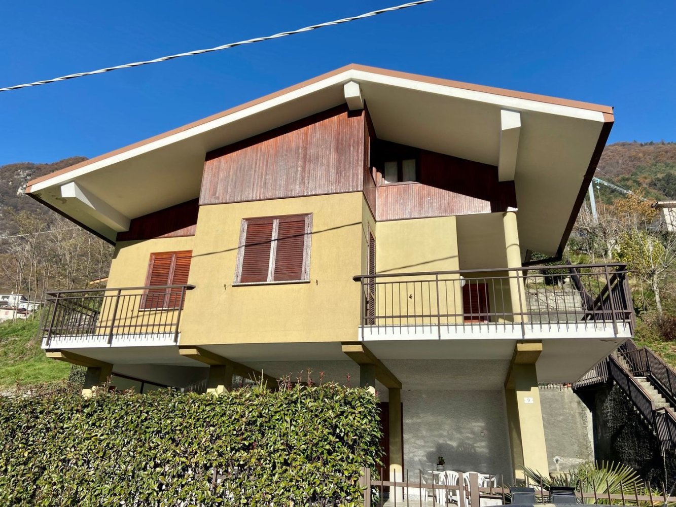 Edificio de 12 habitaciónes en Dubino, Italy No. 138662