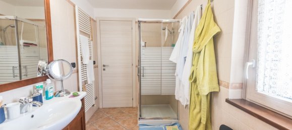 Edifício em Montesilvano, Italy 240 m² N.º 282739 32