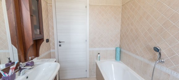 Edifício em Montesilvano, Italy 240 m² N.º 282739 29