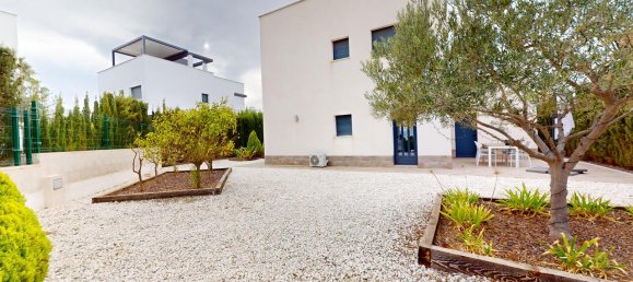 4 bedrooms Villa in Playa Honda, Spain No. 17725 4