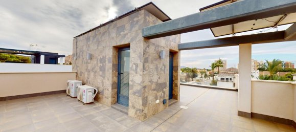 4 bedrooms Villa in Playa Honda, Spain No. 17725 3