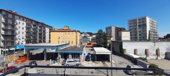 Квартира с 3 спальнями в Бергамо, Италия № 301931 7