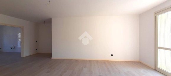 Квартира с 3 спальнями в Бергамо, Италия № 301931 4