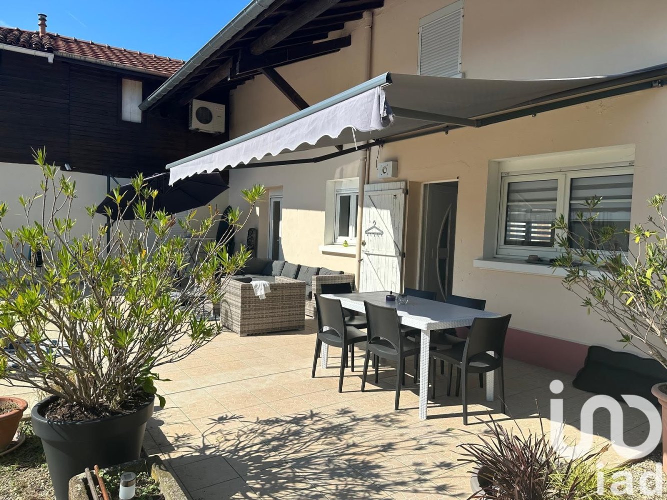 Casa de 4 habitaciónes en Sainte-Marie-du-Lac-Nuisement, France No. 52788