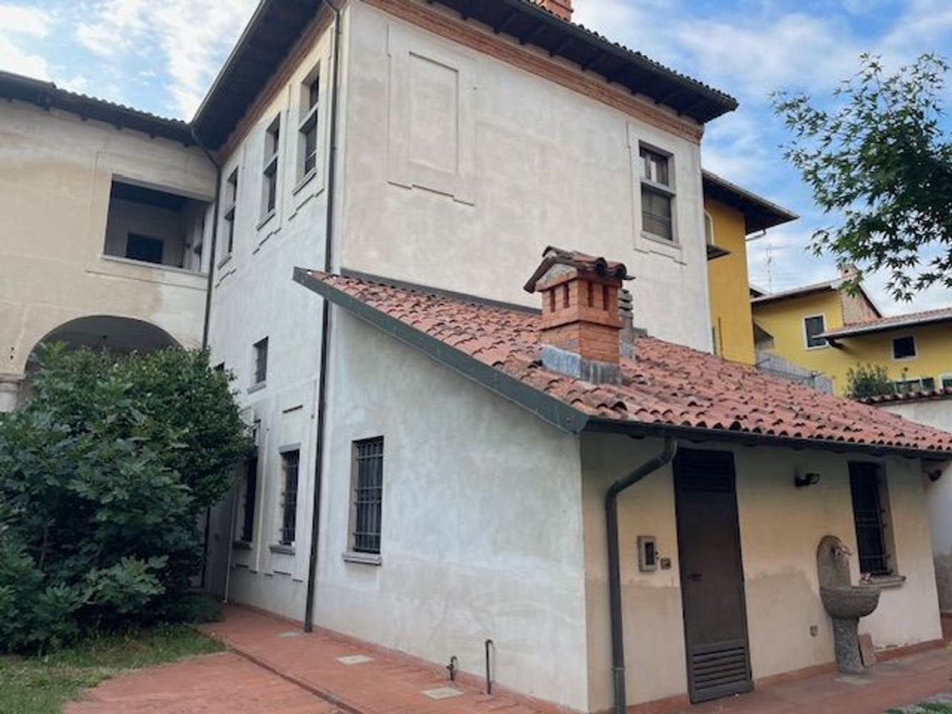 15-Zimmer Haus in Bellinzago Novarese, Italy, Nr. 91617