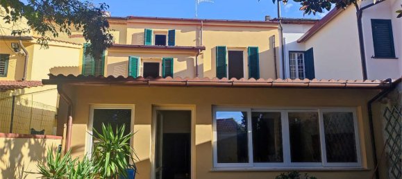 2 bedrooms House in Agliana, Italy No. 75159 7