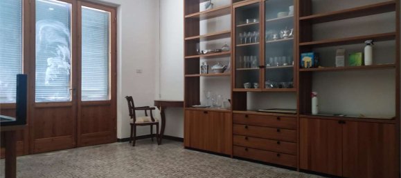 2 bedrooms House in Agliana, Italy No. 75159 2