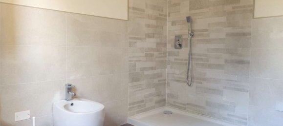 2 bedrooms House in Agliana, Italy No. 75159 11