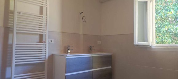 2 bedrooms House in Agliana, Italy No. 75159 10