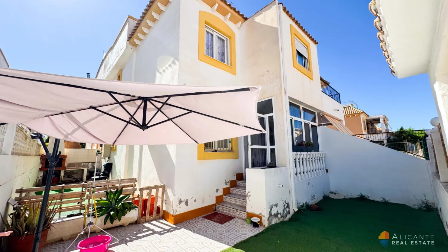 3 bedrooms Townhouse in Torrevieja, Spain No. 266520