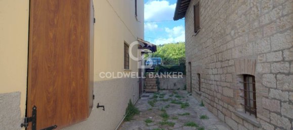 4 bedrooms House in Gubbio, Italy No. 356587 4