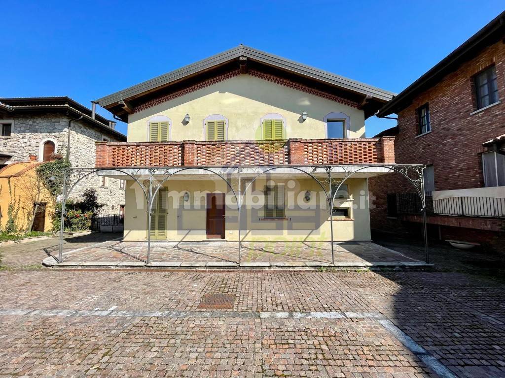 2 bedrooms Apartment in Ziano Piacentino, Italy No. 63778