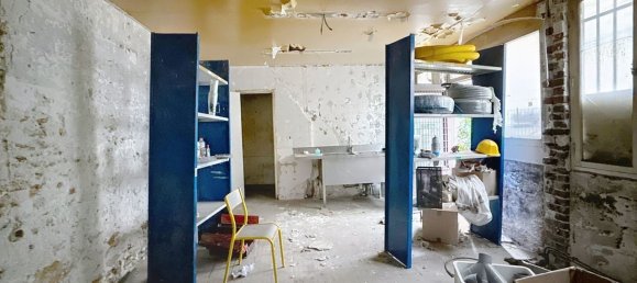 Studio in Paris, France No. 151590 3