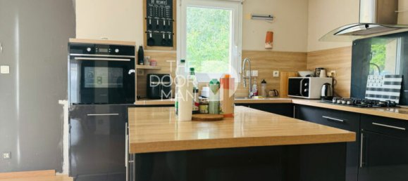 4 bedrooms House in Change, France No. 357841 5