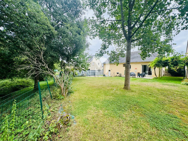 4 bedrooms House in Change, France No. 357841