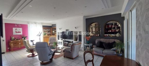 3 Schlafzimmer Haus in Mayenne, France, Nr. 307617 6