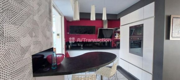 3 Schlafzimmer Haus in Mayenne, France, Nr. 307617 9