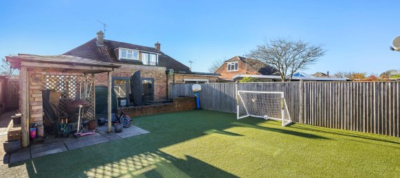 3 Schlafzimmer Haus in Horley, United Kingdom, Nr. 1039 50