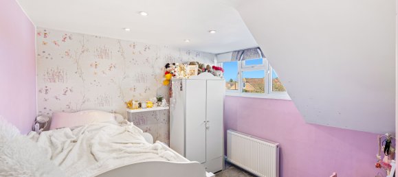 3 Schlafzimmer Haus in Horley, United Kingdom, Nr. 1039 44