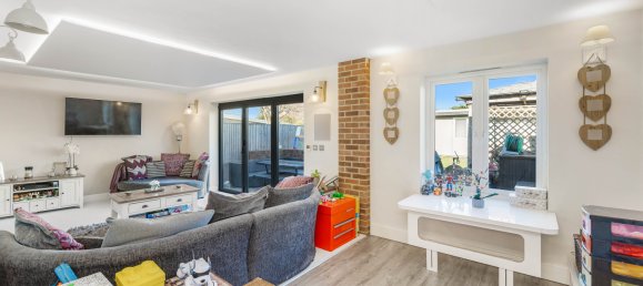 3 Schlafzimmer Haus in Horley, United Kingdom, Nr. 1039 8