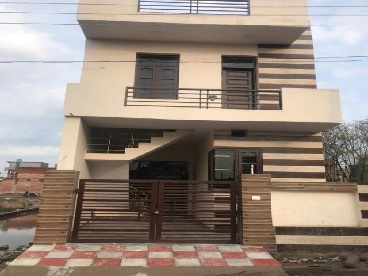 Casa de 3 dormitorios en Mohali, India No. 48371