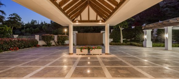 6 bedrooms Villa in Marbella, Spain No. 23002 33