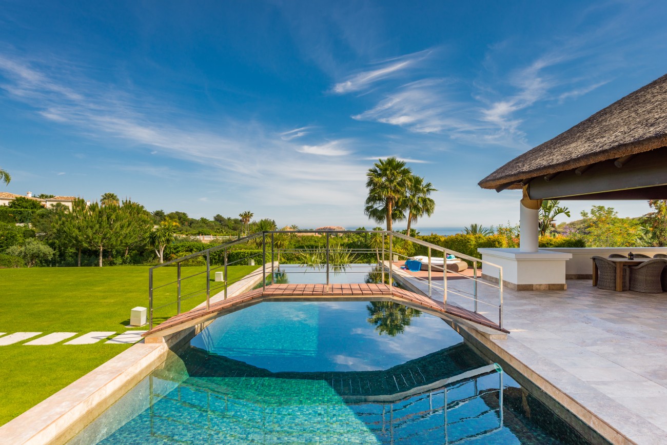 6 bedrooms Villa in Marbella, Spain No. 23002