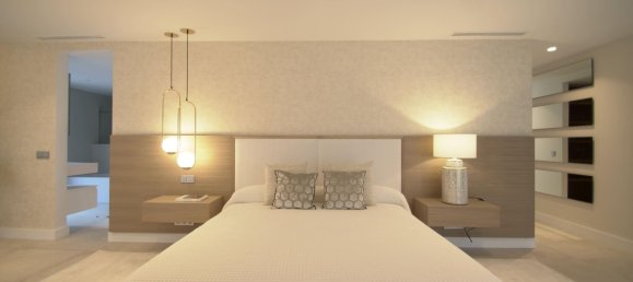 5 bedrooms Villa in Marbella, Spain No. 19596 33