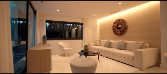 5 bedrooms Villa in Marbella, Spain No. 19596 17